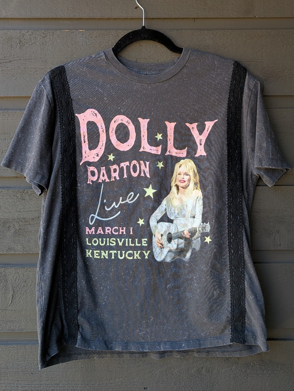 Dolly Parton Acid Wash Lace Border Short Sleeve T-Shirt Size Small Black Gray